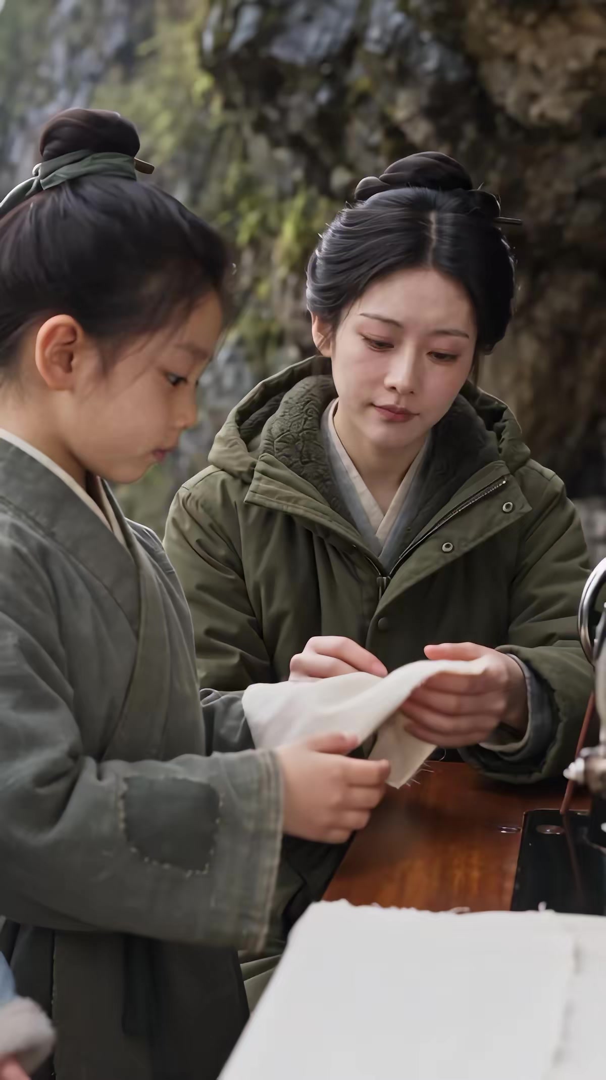 《福宝玉佩通古今，乱世建设桃花源第2季》剧照