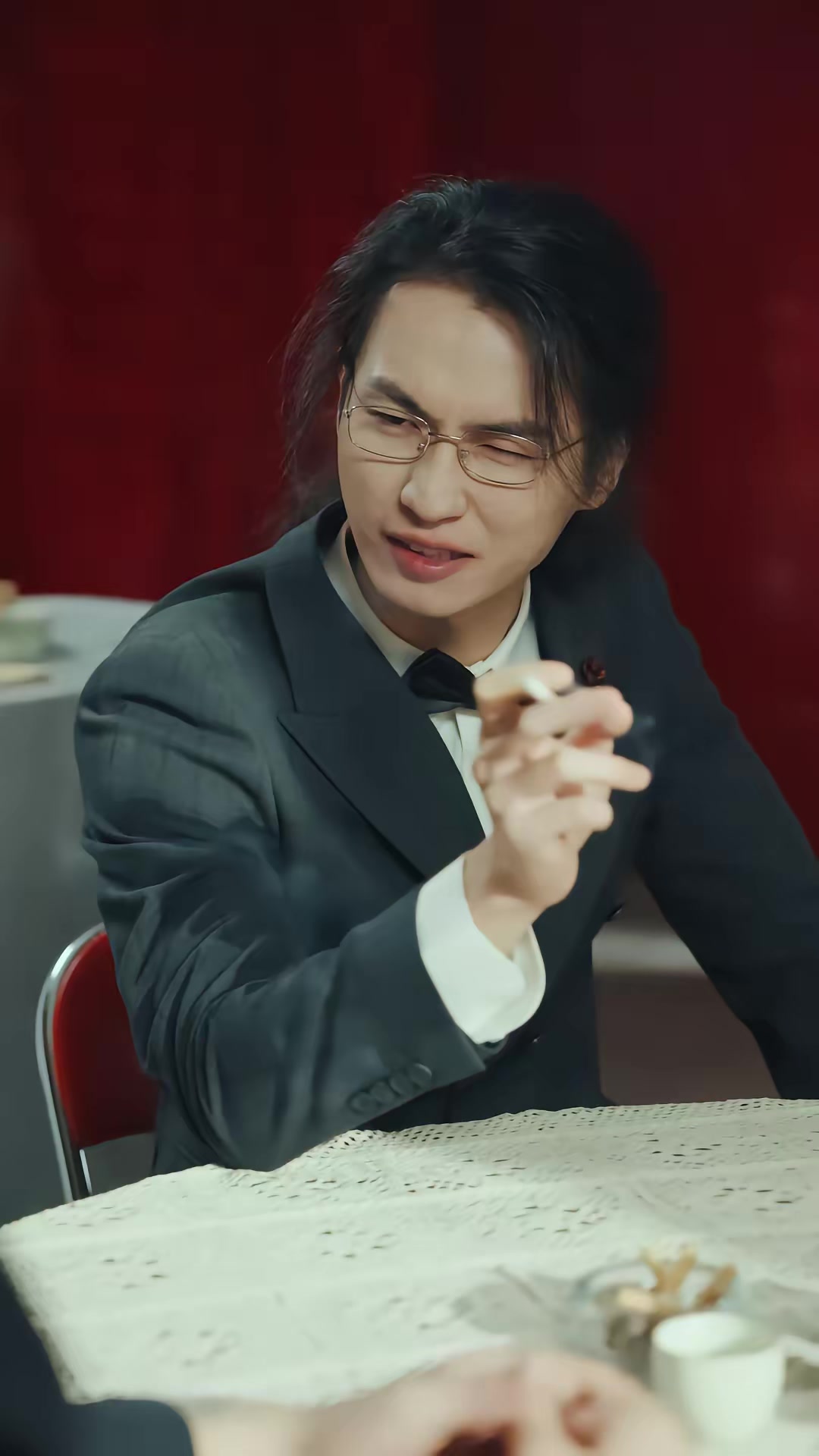 《暗金枭雄：开局踹翻恶组长》剧照