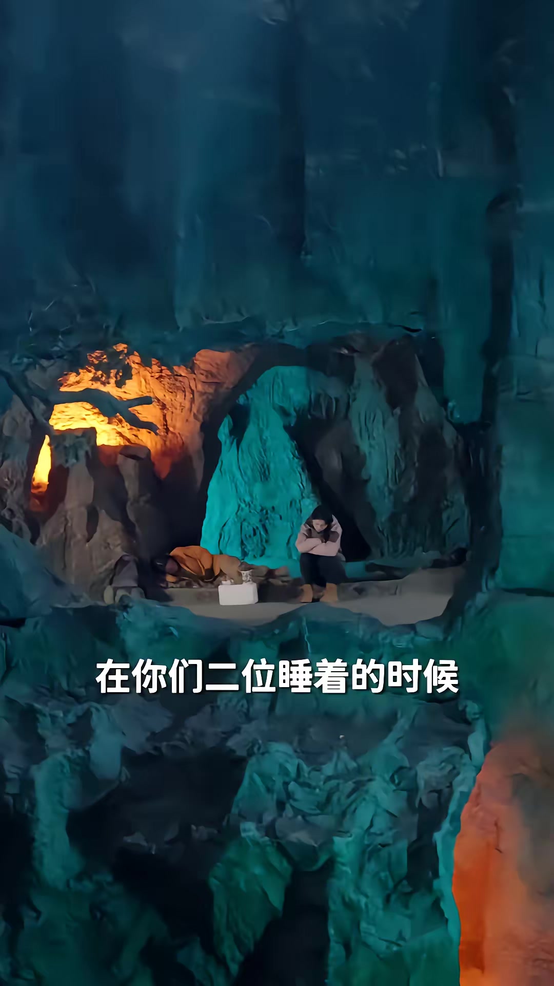 《荒野直播：我，食物链顶端的男人》剧照