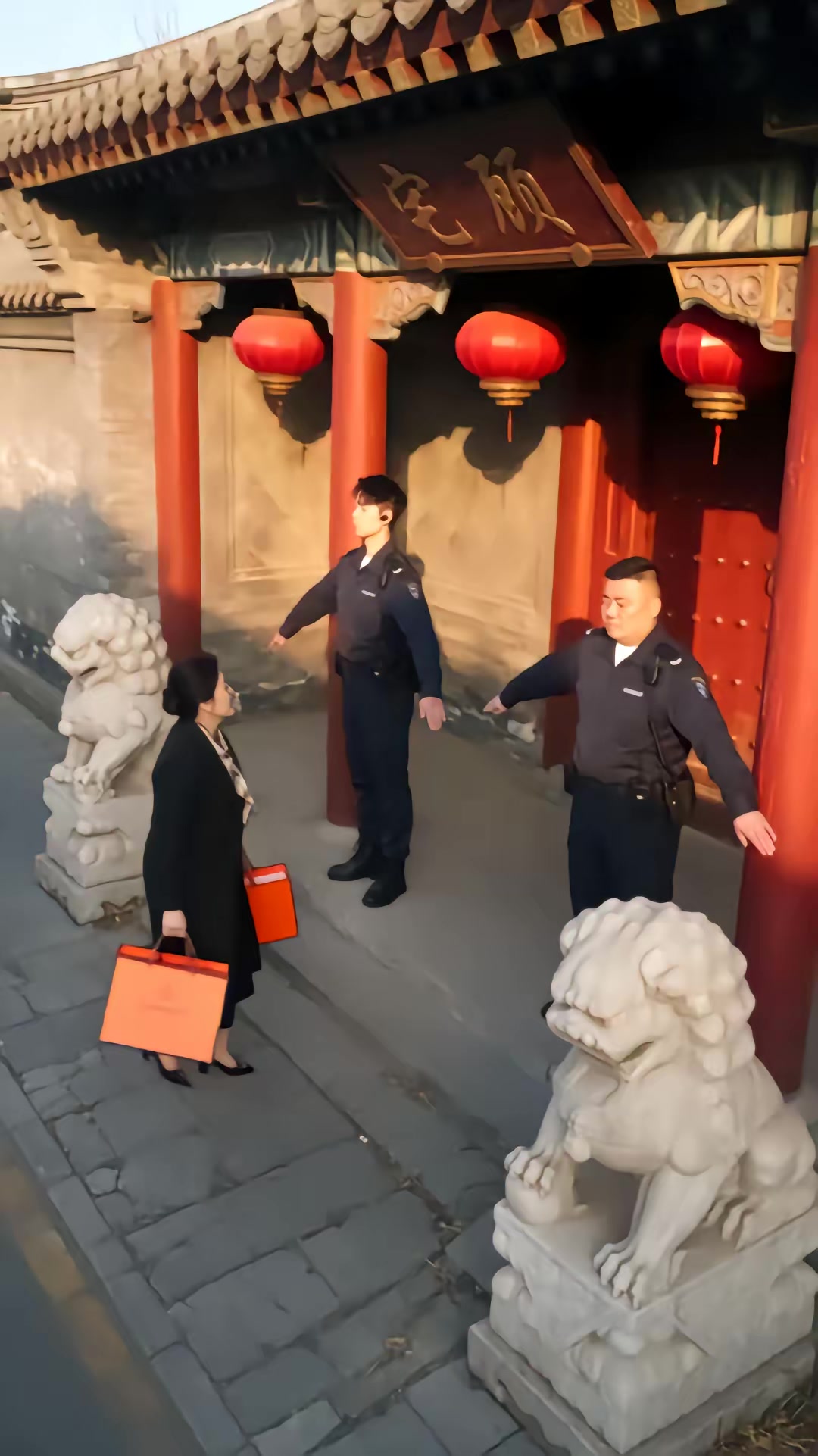 《親家母帶全家來我家過年》劇照