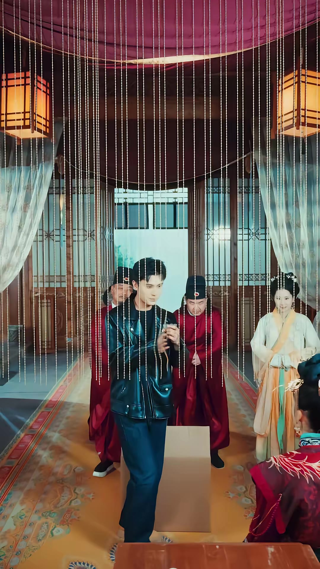 《小賣部通古代，開局女帝舔冰淇淋》劇照