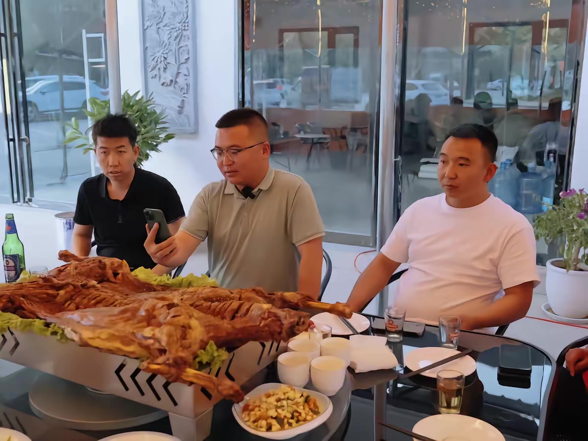 《吃老子兒》劇照