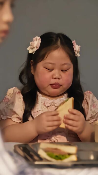 《兩百斤的舊月光》劇照