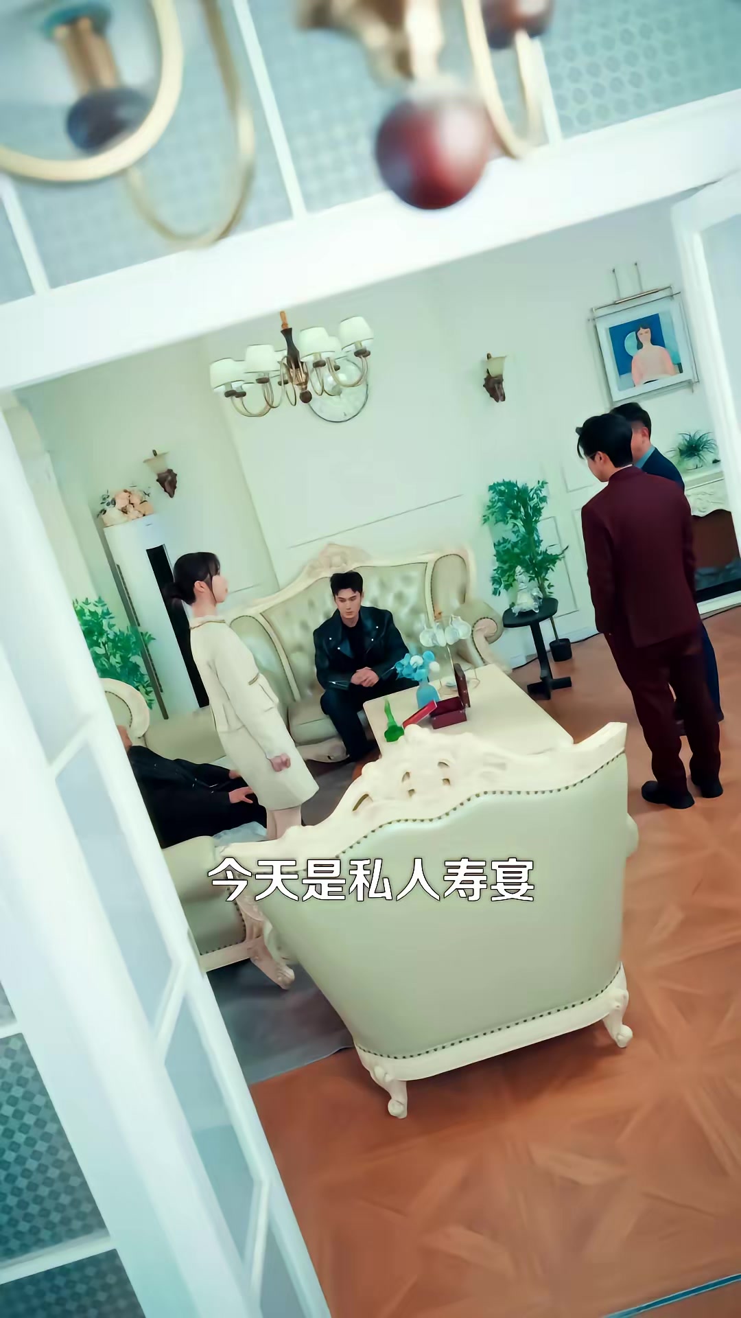 《小賣部通古代，開局女帝舔冰淇淋》劇照