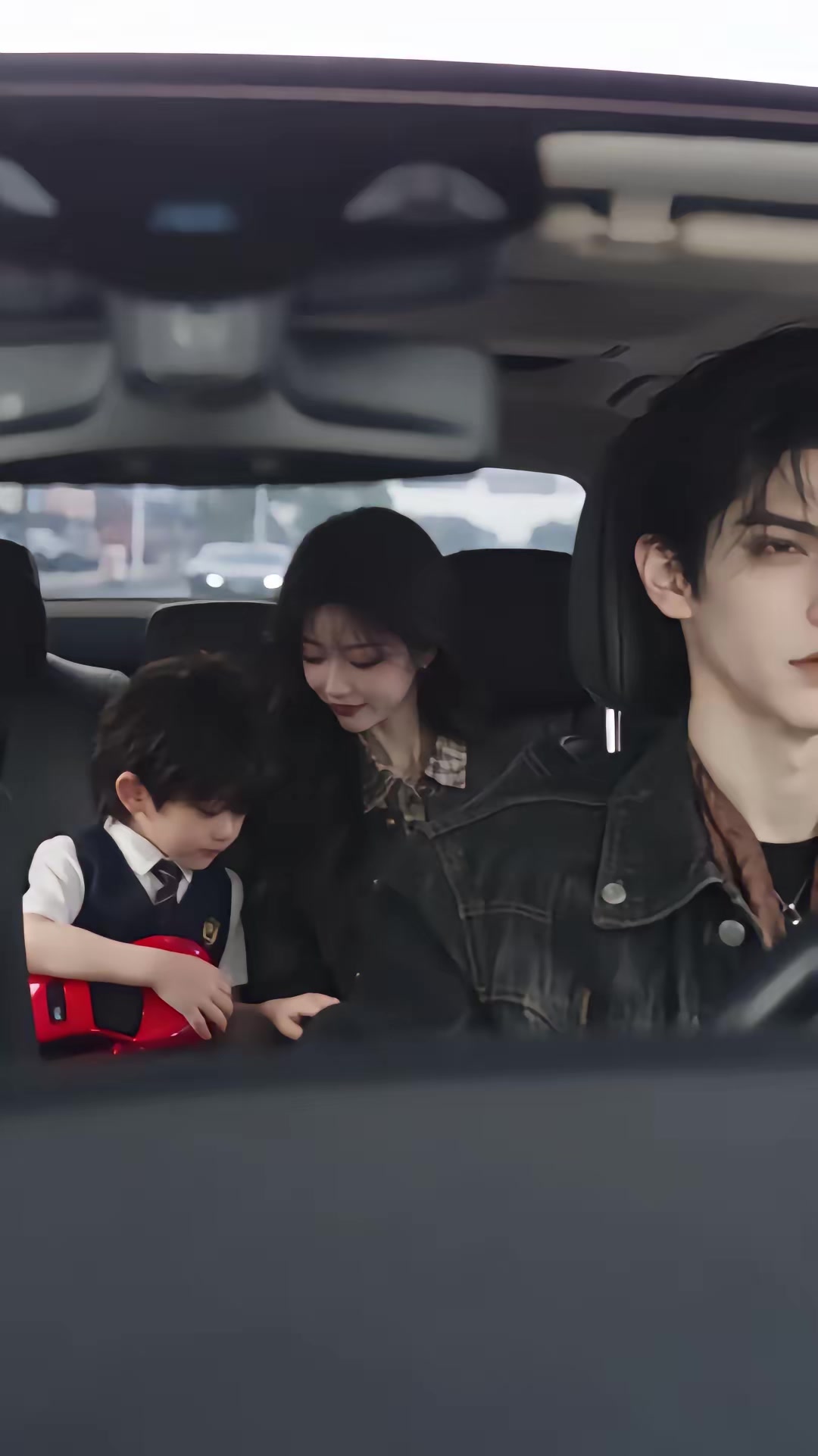 《天降三寶：爹地來接招2》劇照