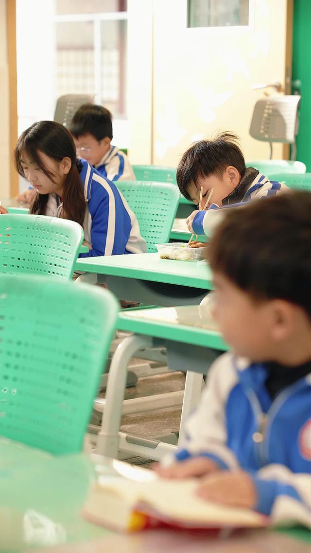 《我用少主身份追你，你卻愛著我的蒙面馬甲》劇照