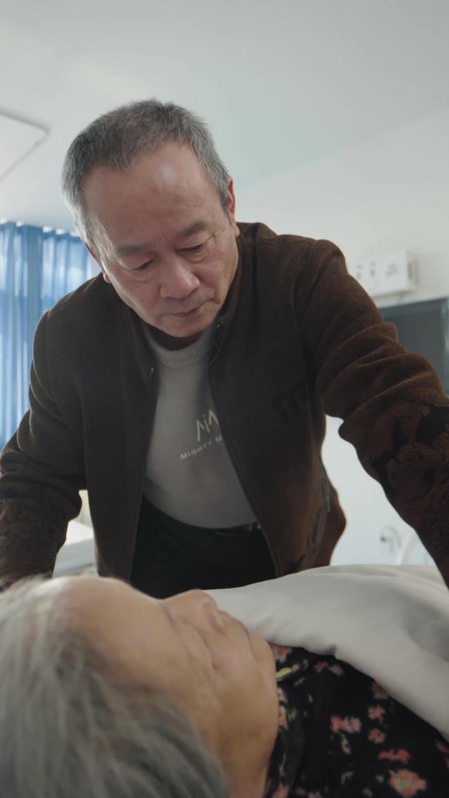 《假扮情侣后我动了心》剧照