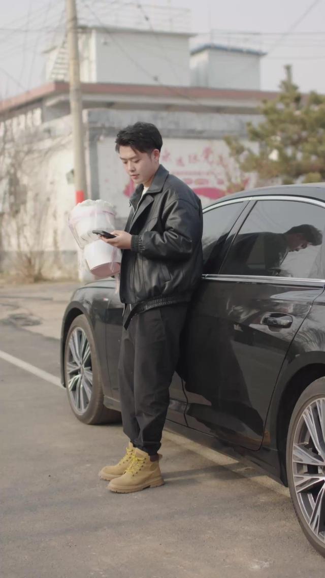 《假扮情侣后我动了心》剧照