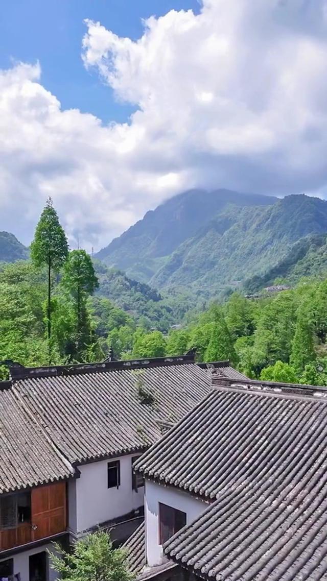 《假扮情侣后我动了心》剧照