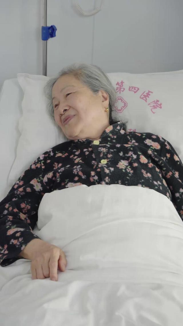 《假扮情侣后我动了心》剧照