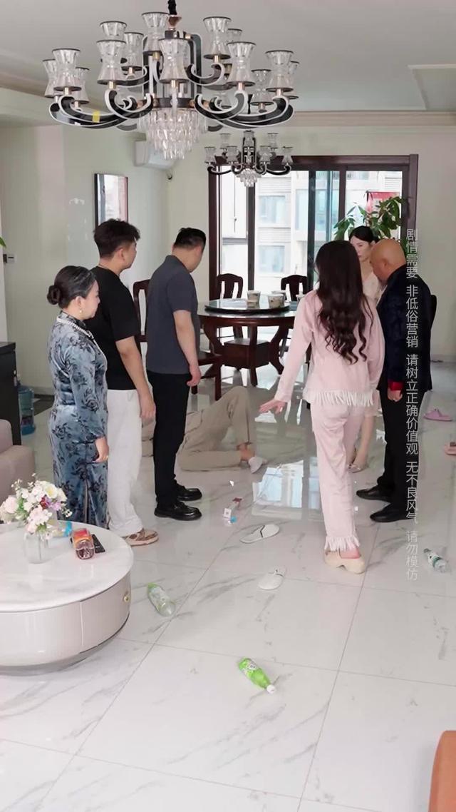 《谁敢动我的传家宝》剧照