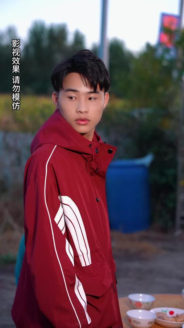 《千萬不要穿紅衣》劇照