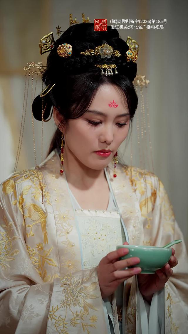 《神医娘亲归来，战神王爷跪求复合》剧照