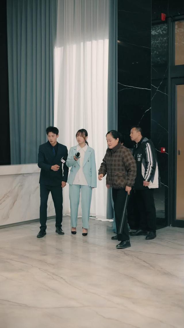 《系統覺醒後，廢材二小姐華麗逆襲》劇照