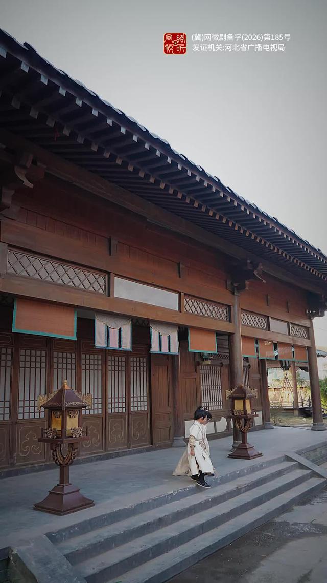 《神医娘亲归来，战神王爷跪求复合》剧照