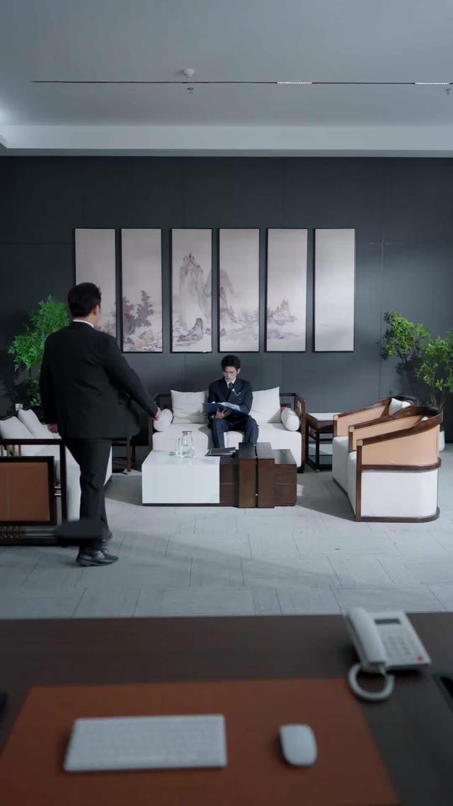 《前夫跪求複合，大小姐她已驚豔全球》劇照