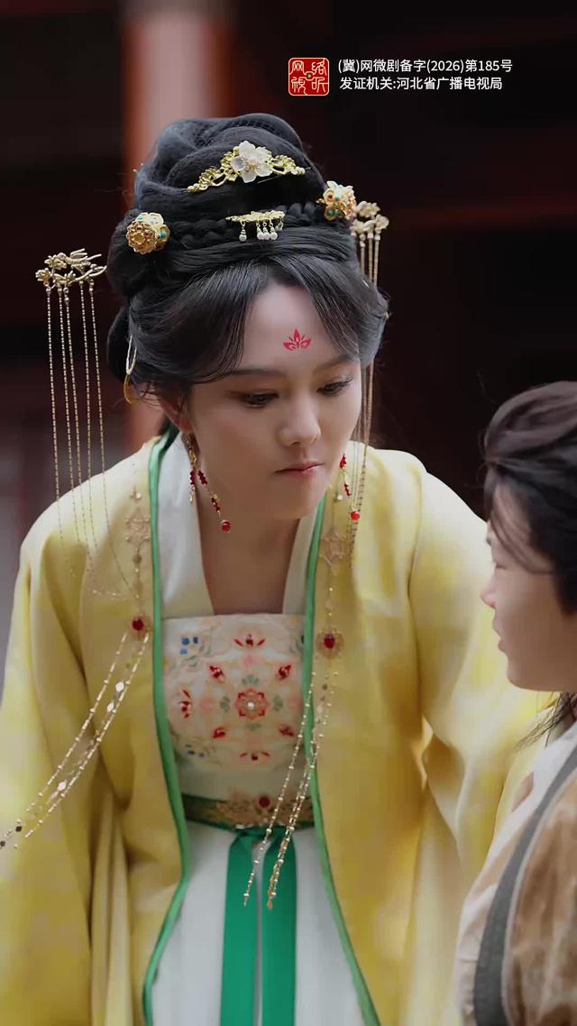 《神医娘亲归来，战神王爷跪求复合》剧照