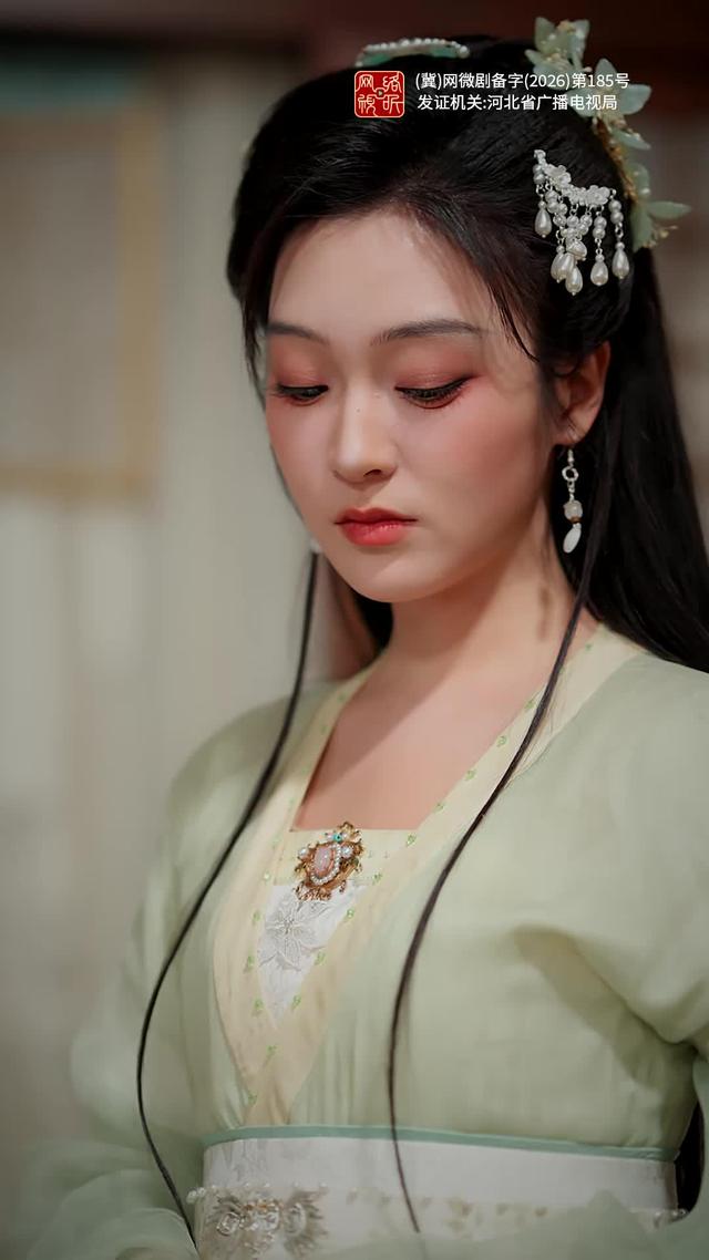 《神医娘亲归来，战神王爷跪求复合》剧照