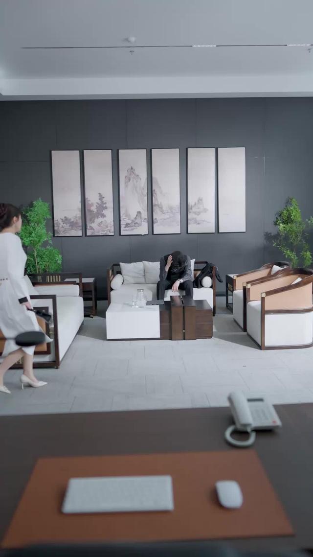 《前夫跪求複合，大小姐她已驚豔全球》劇照
