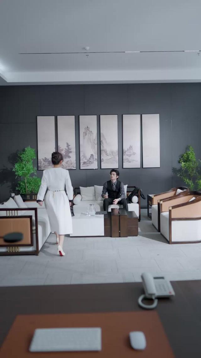 《前夫跪求複合，大小姐她已驚豔全球》劇照