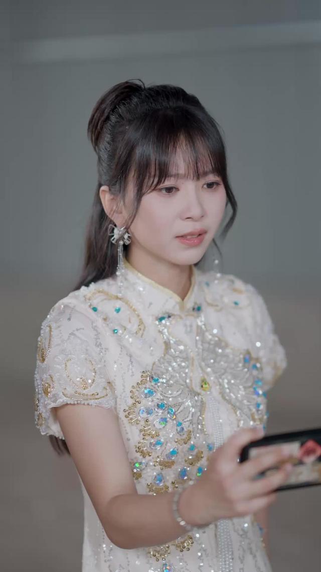 《前夫跪求複合，大小姐她已驚豔全球》劇照