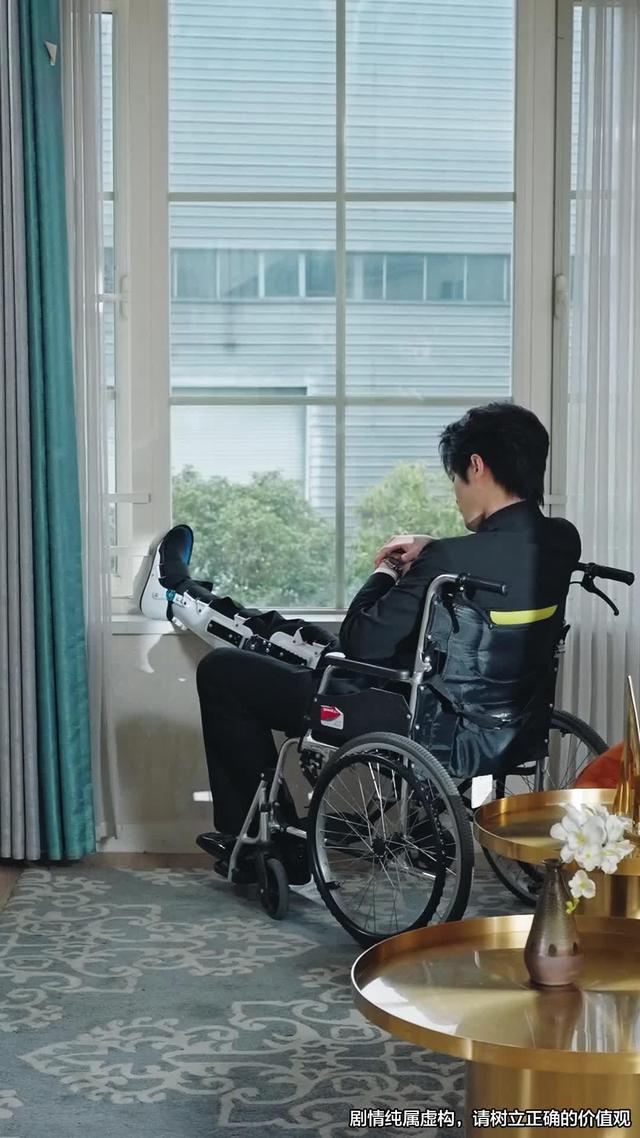 《这个保安不得了，上班第一天把歹徒打跑》剧照