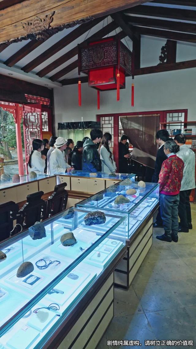 《这个保安不得了，上班第一天把歹徒打跑》剧照
