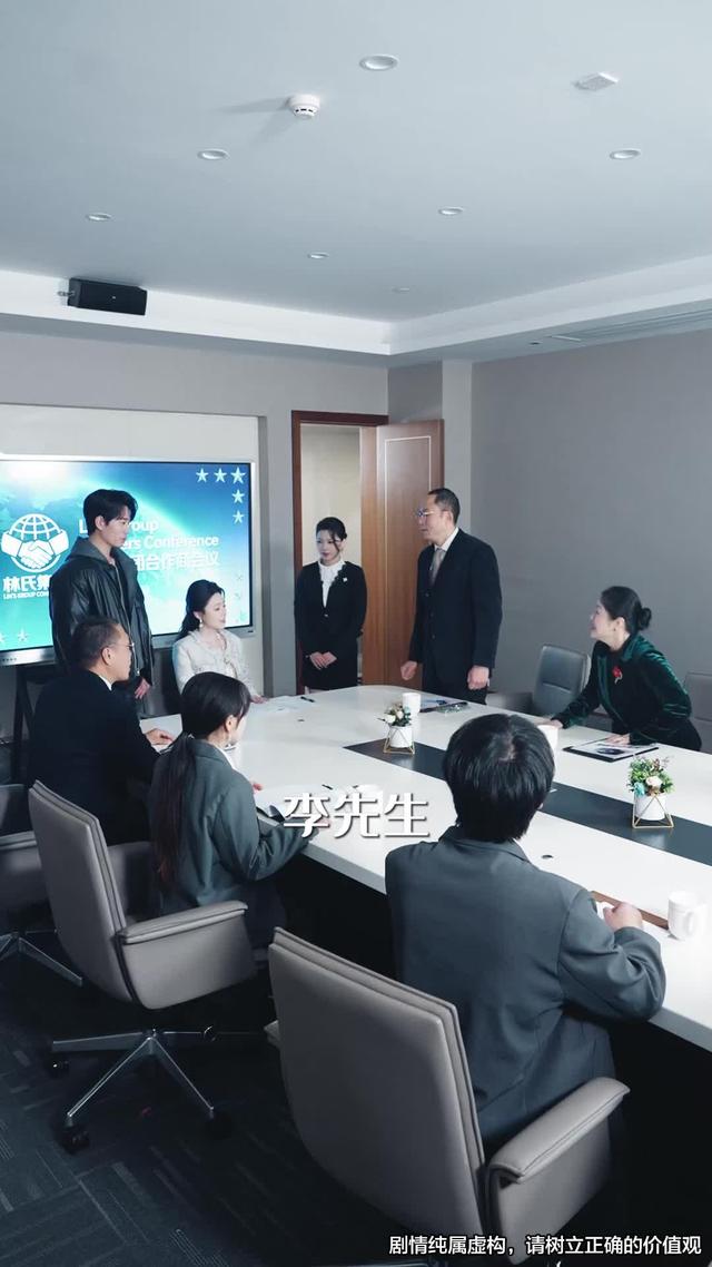 《这个保安不得了，上班第一天把歹徒打跑》剧照