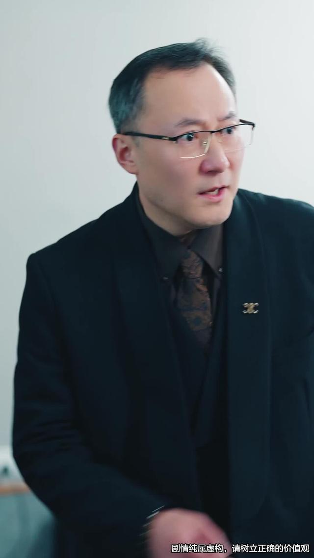 《这个保安不得了，上班第一天把歹徒打跑》剧照