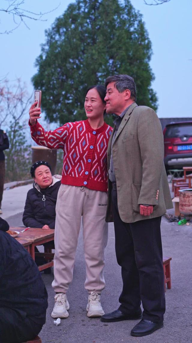 《爹要嫁人兒要翻天》劇照