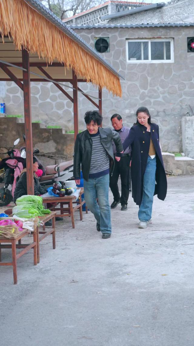 《爹要嫁人兒要翻天》劇照