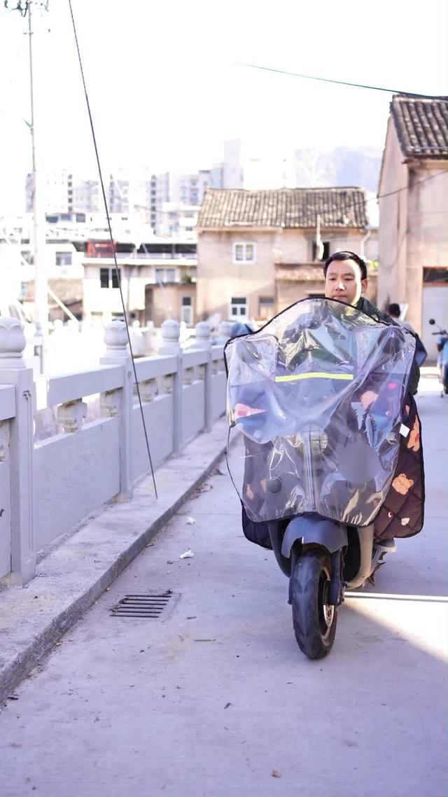 《花开半路之晚来的暖阳》剧照