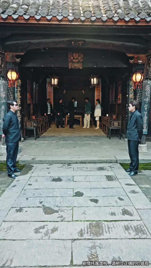 《这个保安不得了，上班第一天把歹徒打跑》剧照