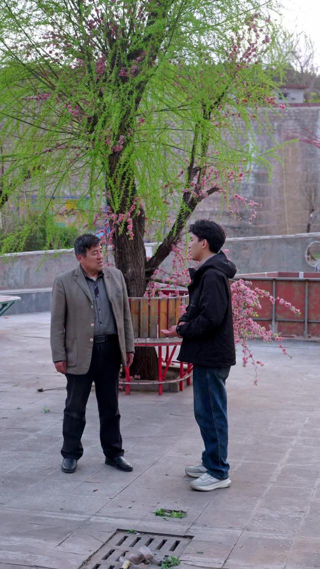 《爹要嫁人兒要翻天》劇照