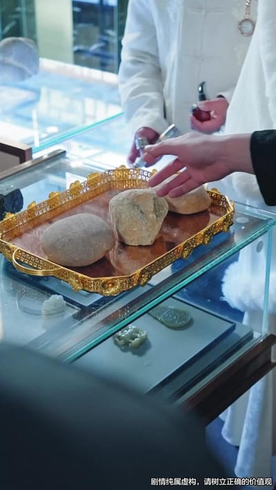 《这个保安不得了，上班第一天把歹徒打跑》剧照