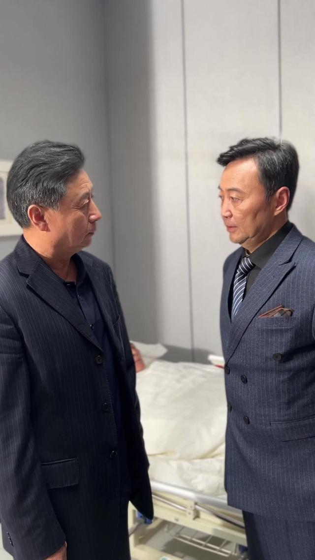 《根本藏不住，全靠女儿神助攻》剧照