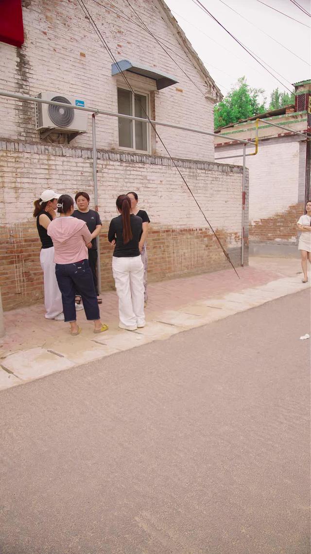 《村裡的姑娘叫阿杏》劇照