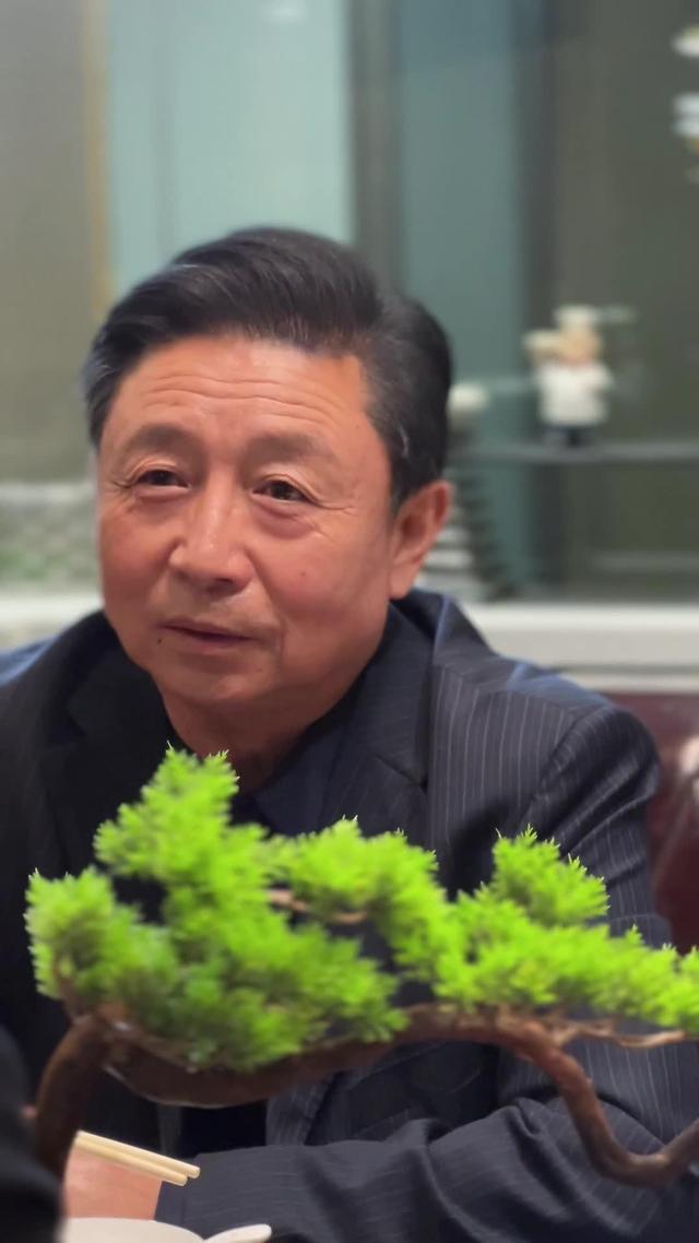 《根本藏不住，全靠女儿神助攻》剧照