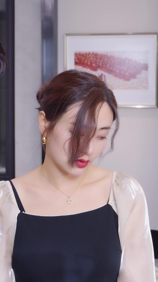 《離婚後她成了萬人迷》劇照