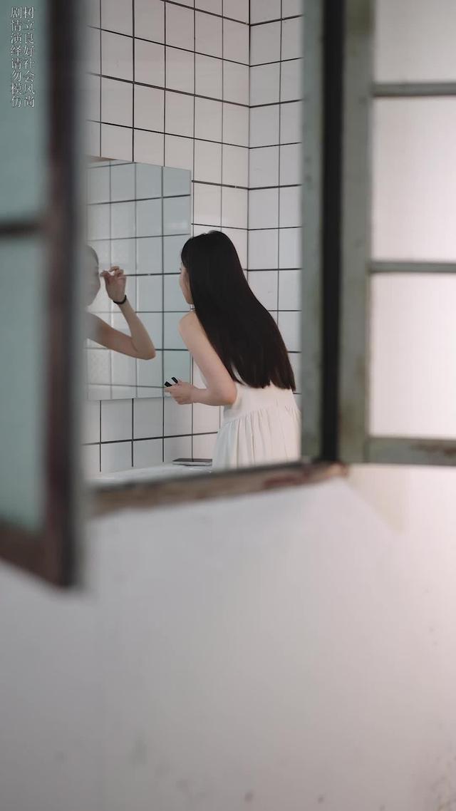 《听到扫地机器人的语音，我掀桌离婚了》剧照