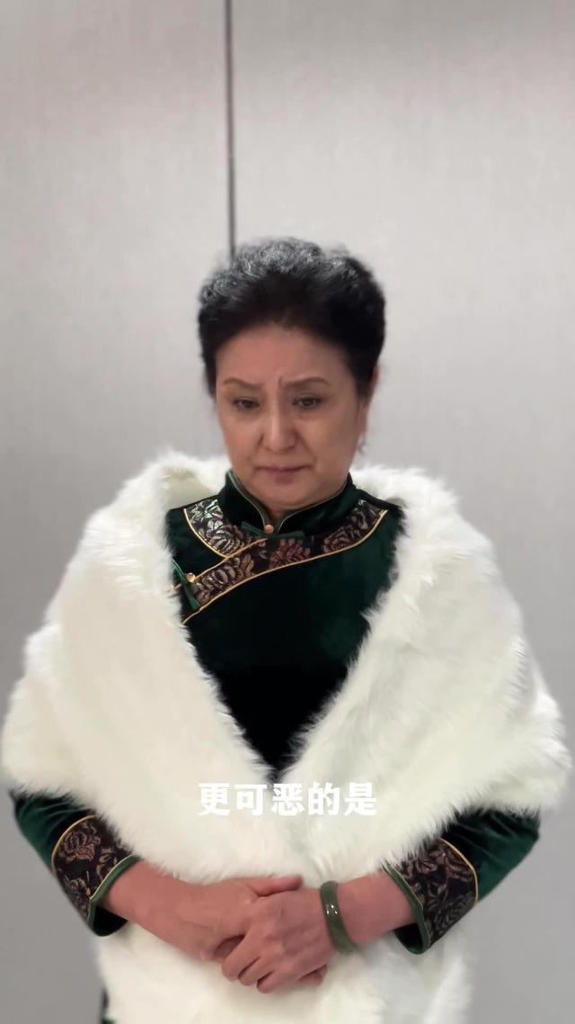 《根本藏不住，全靠女儿神助攻》剧照