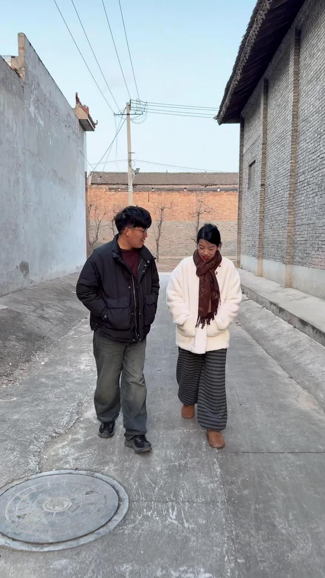 《屋簷下的晚情》劇照