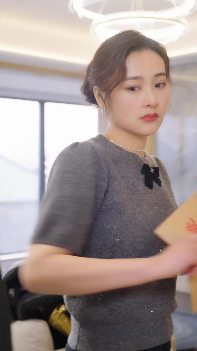 《離婚後她成了萬人迷》劇照