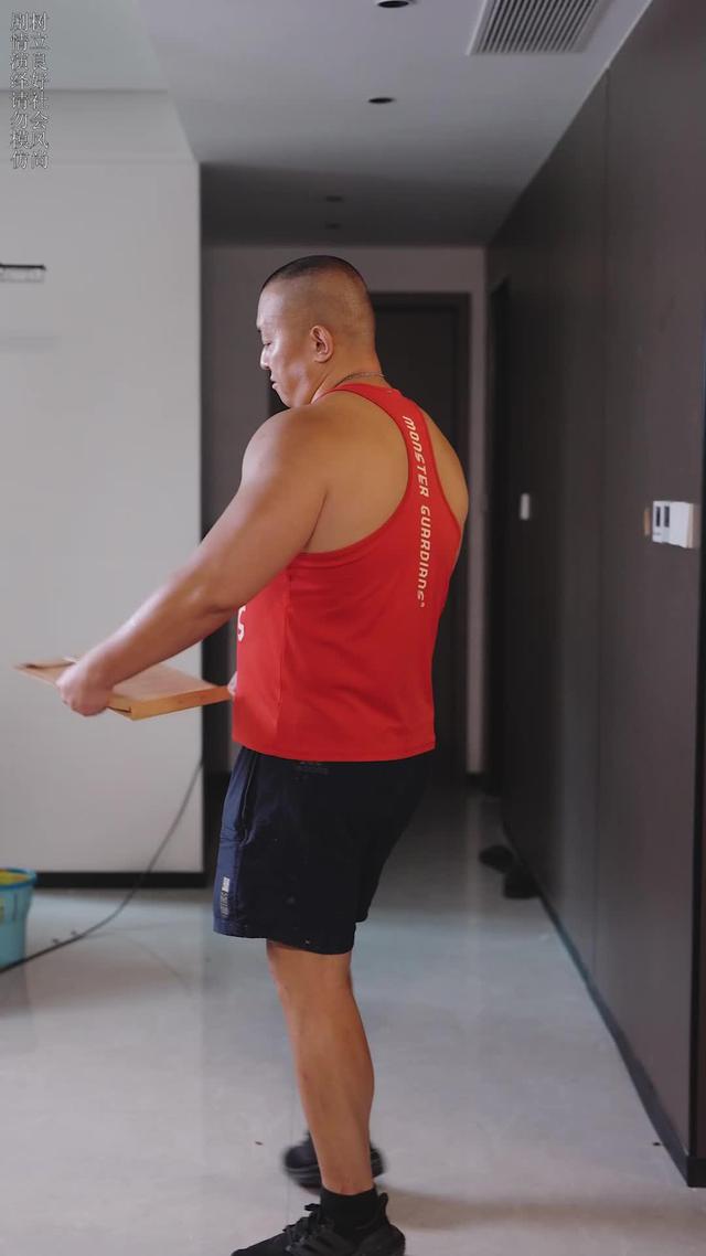 《听到扫地机器人的语音，我掀桌离婚了》剧照