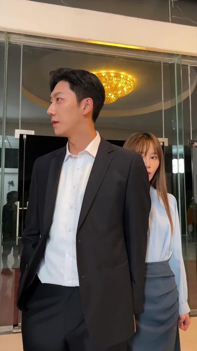 《根本藏不住，全靠女儿神助攻》剧照