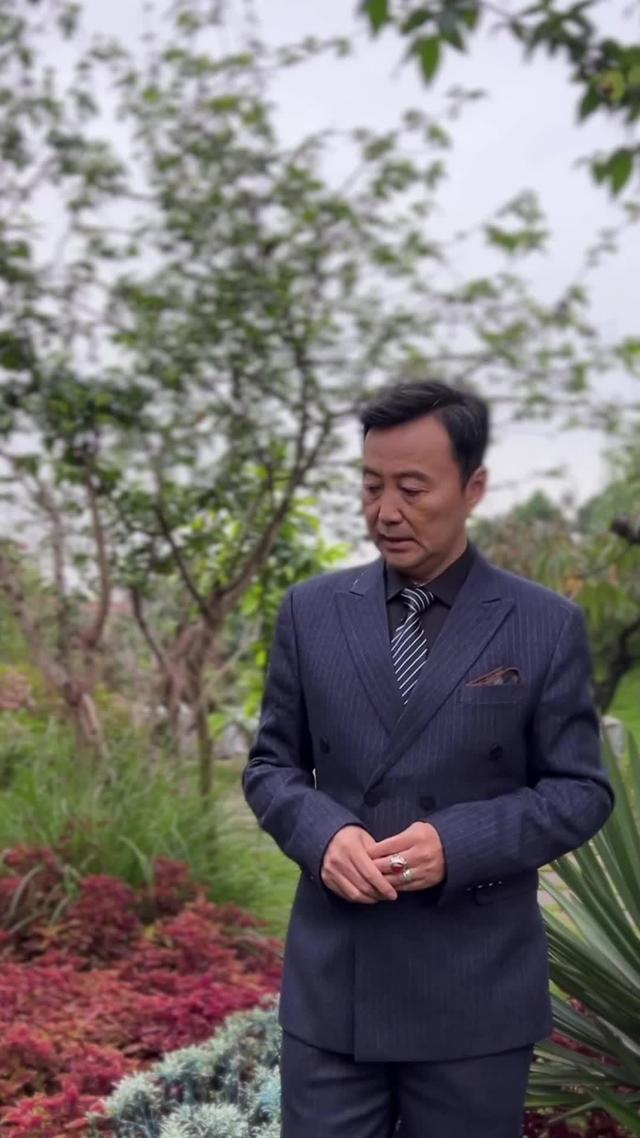 《根本藏不住，全靠女儿神助攻》剧照