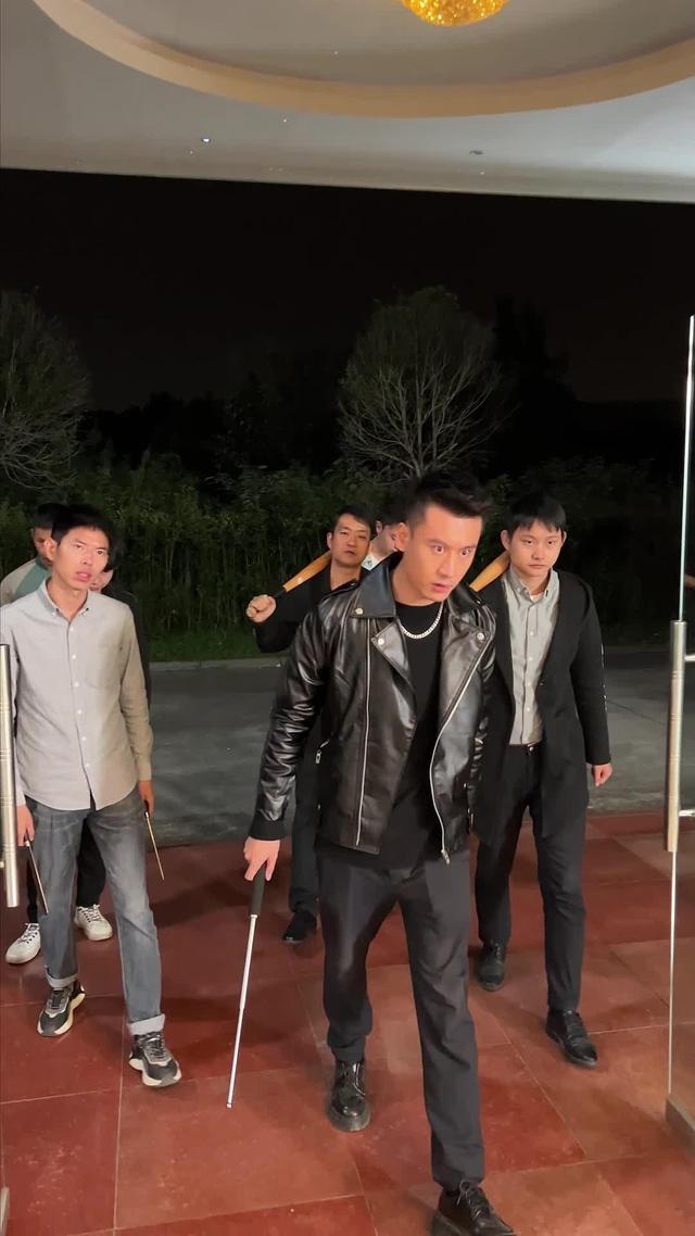 《根本藏不住，全靠女儿神助攻》剧照