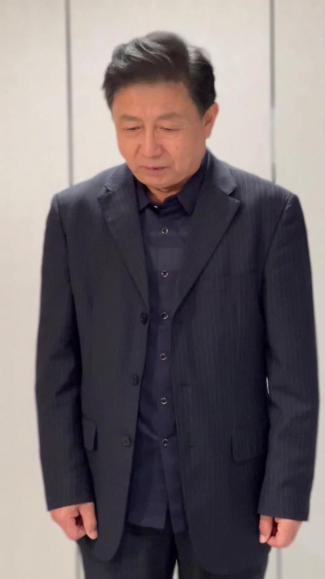 《根本藏不住，全靠女儿神助攻》剧照