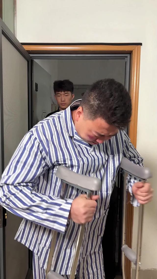 《根本藏不住，全靠女儿神助攻》剧照