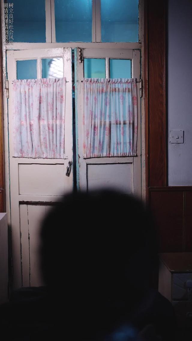 《听到扫地机器人的语音，我掀桌离婚了》剧照